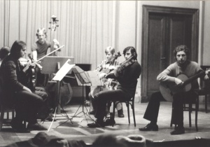 Zkouška žáků Jiřího JIrmala na koncert v Rudolfinu, vpravo V. Mikulka